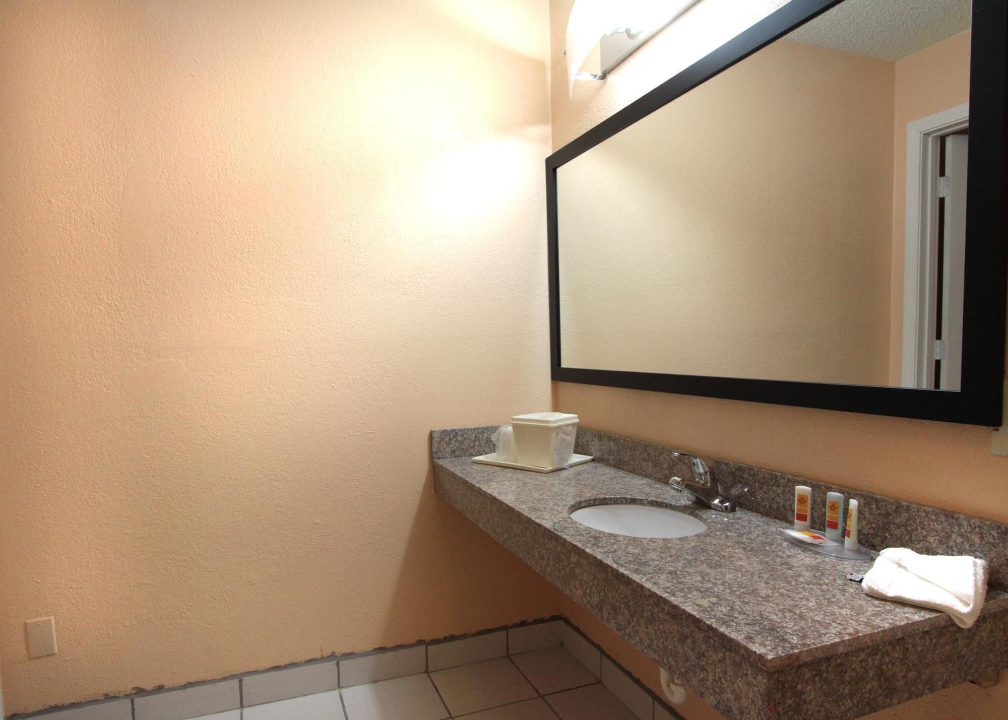 Days Inn By Wyndham Independence Ngoại thất bức ảnh