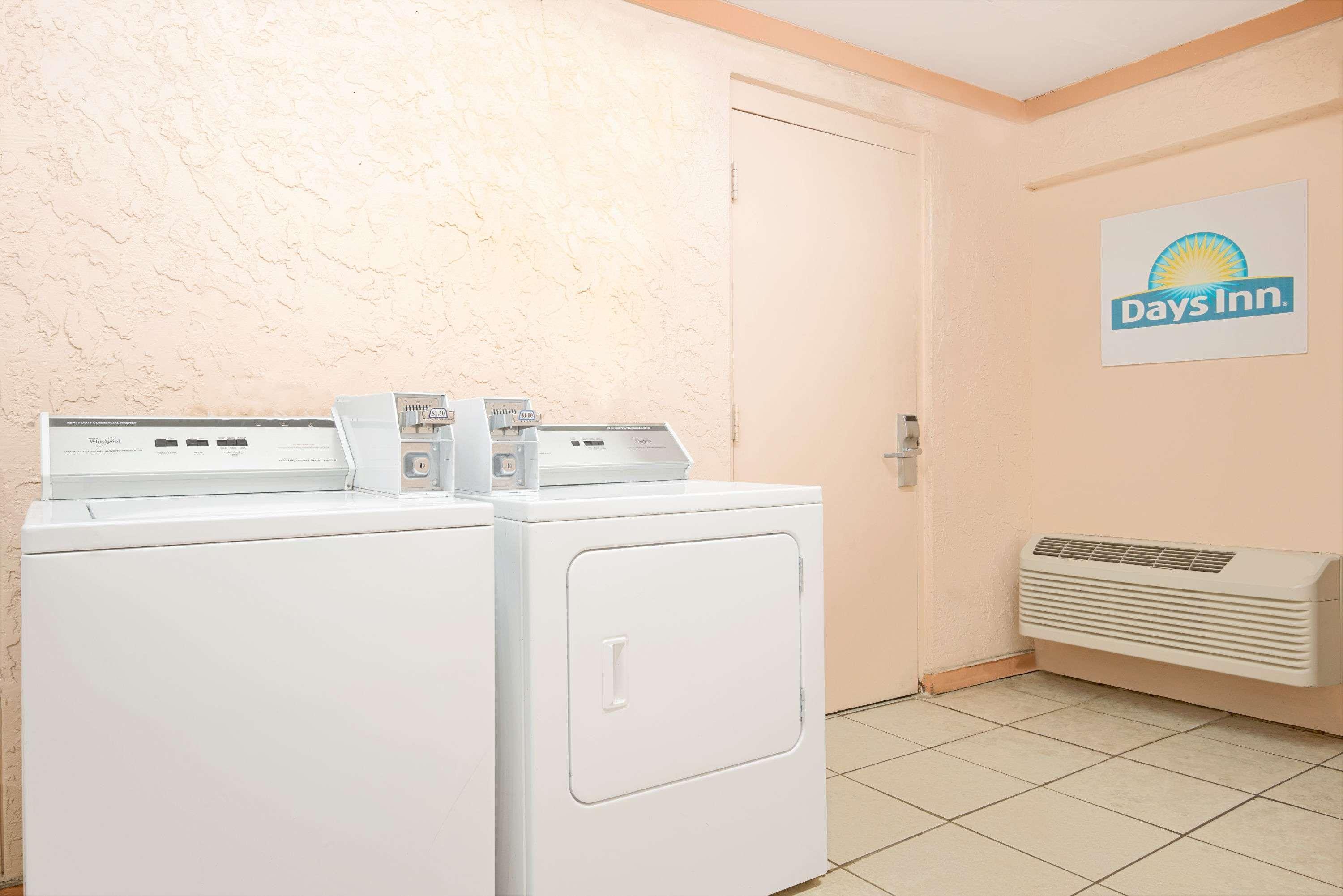 Days Inn By Wyndham Independence Ngoại thất bức ảnh