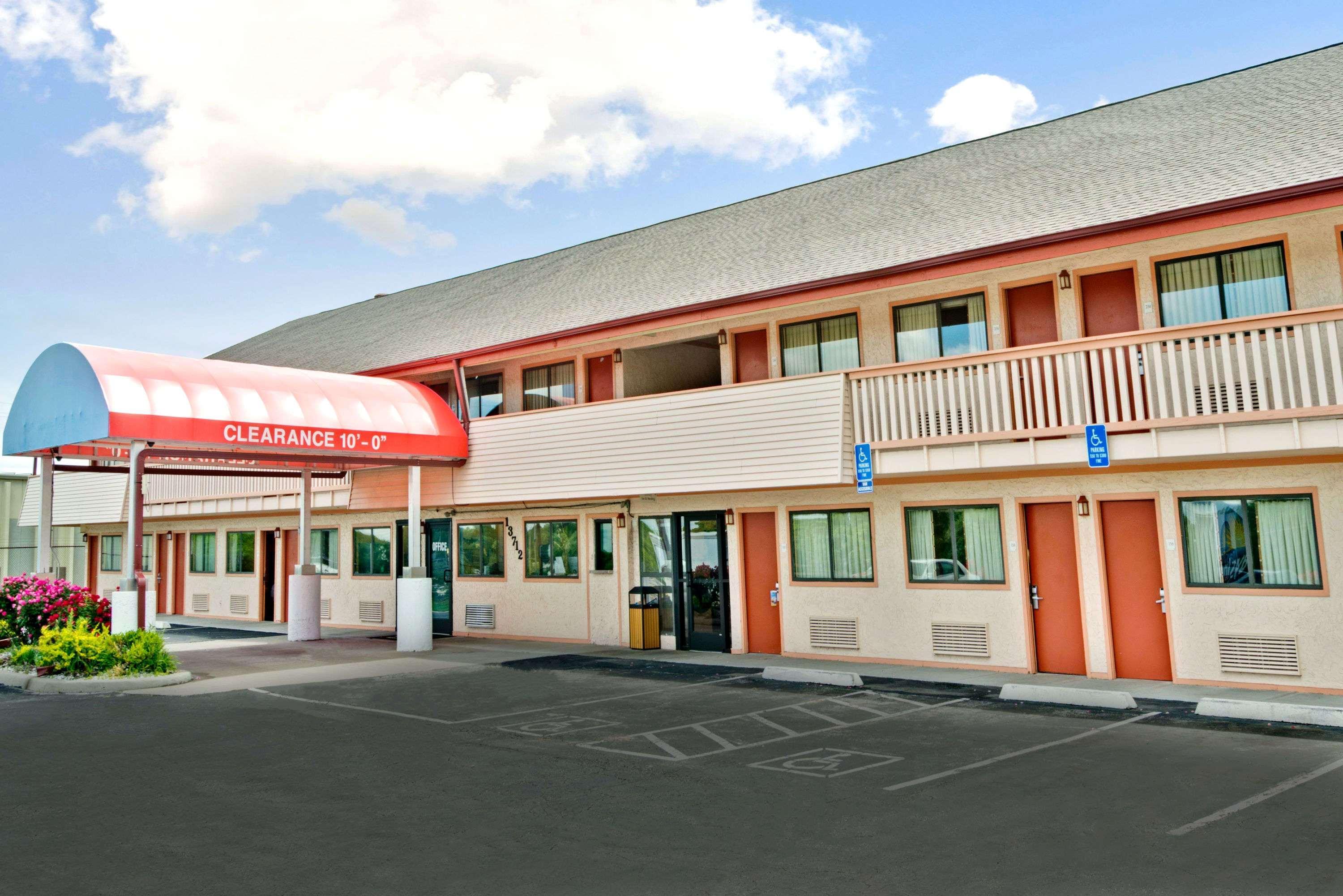 Days Inn By Wyndham Independence Ngoại thất bức ảnh