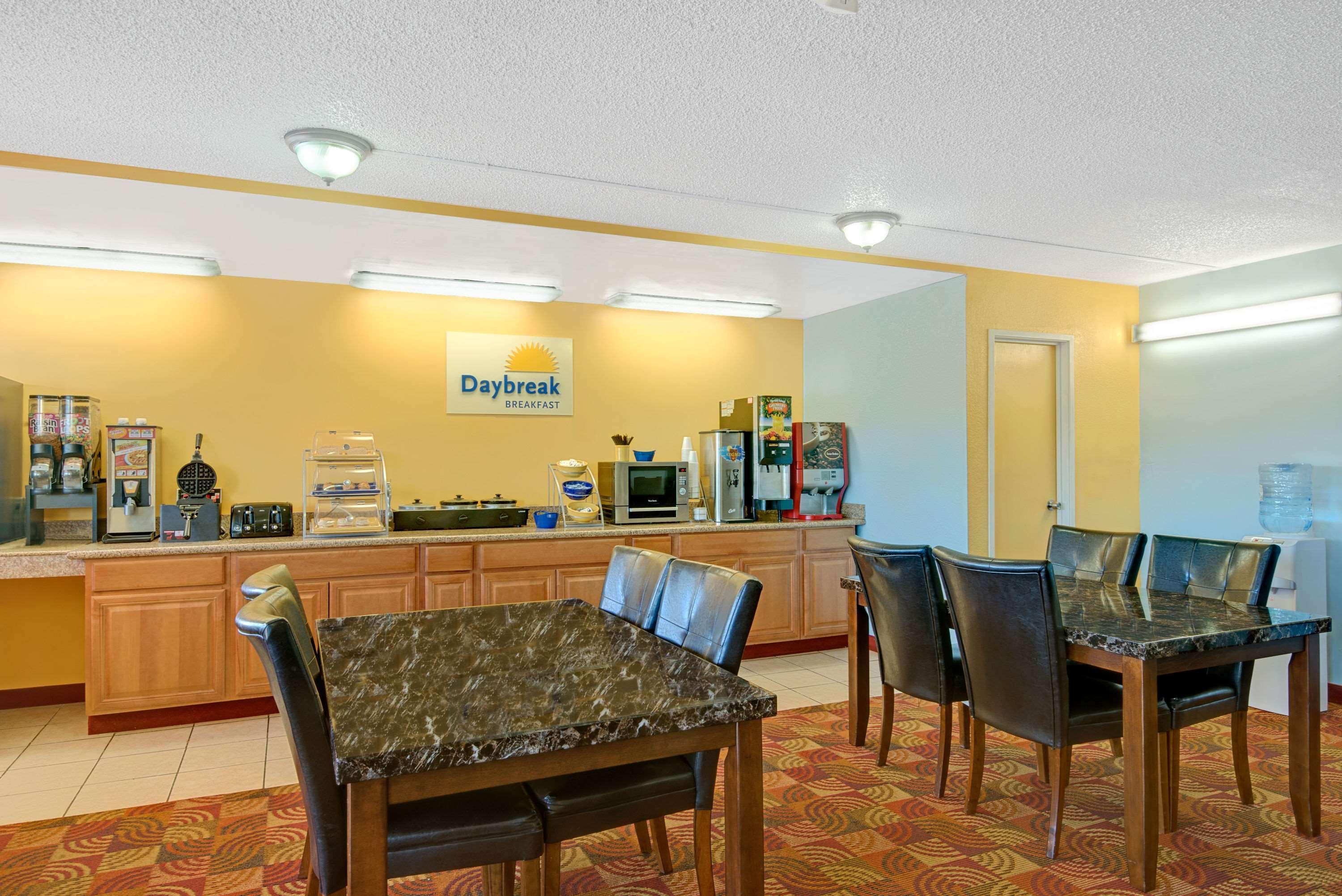 Days Inn By Wyndham Independence Ngoại thất bức ảnh
