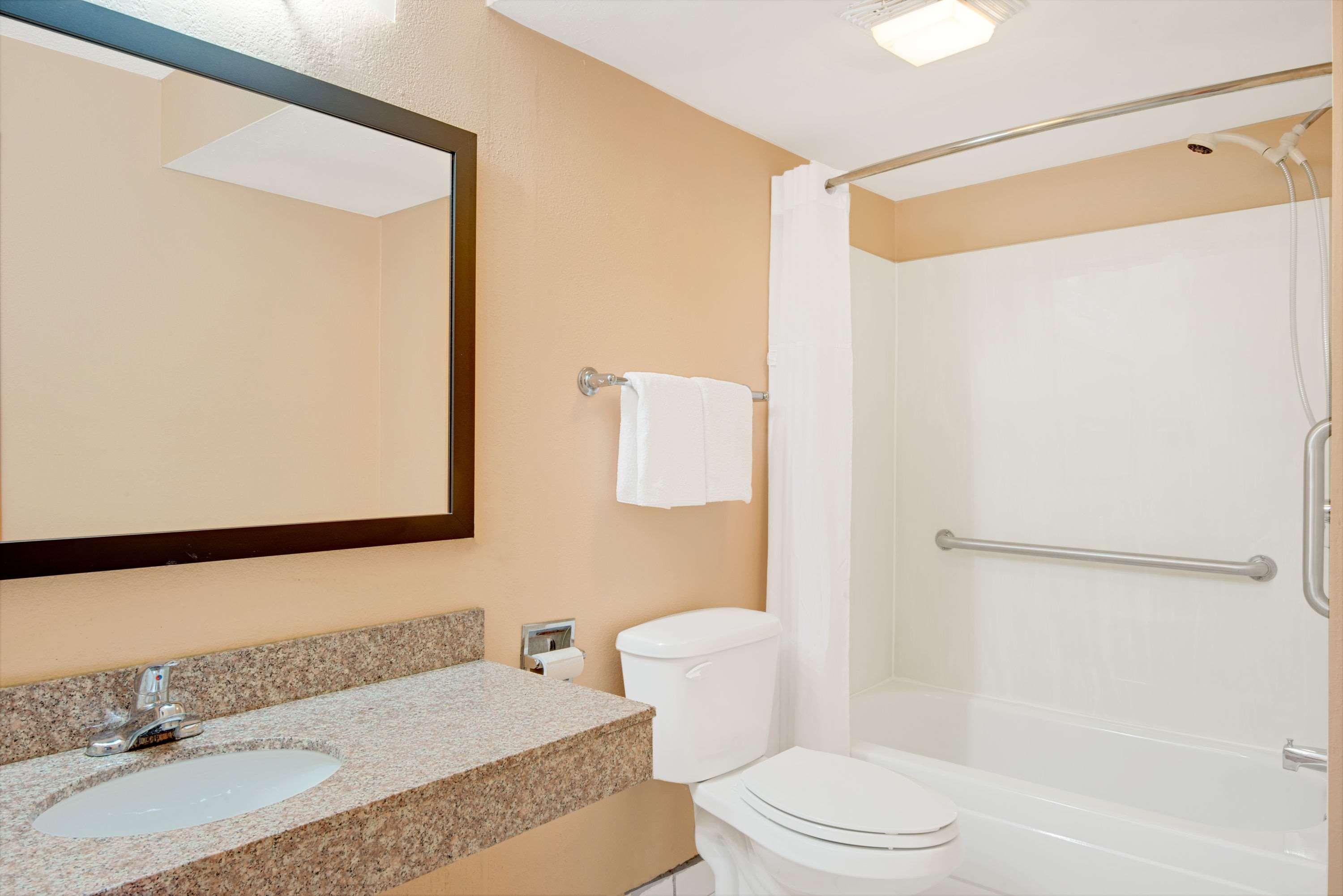 Days Inn By Wyndham Independence Ngoại thất bức ảnh