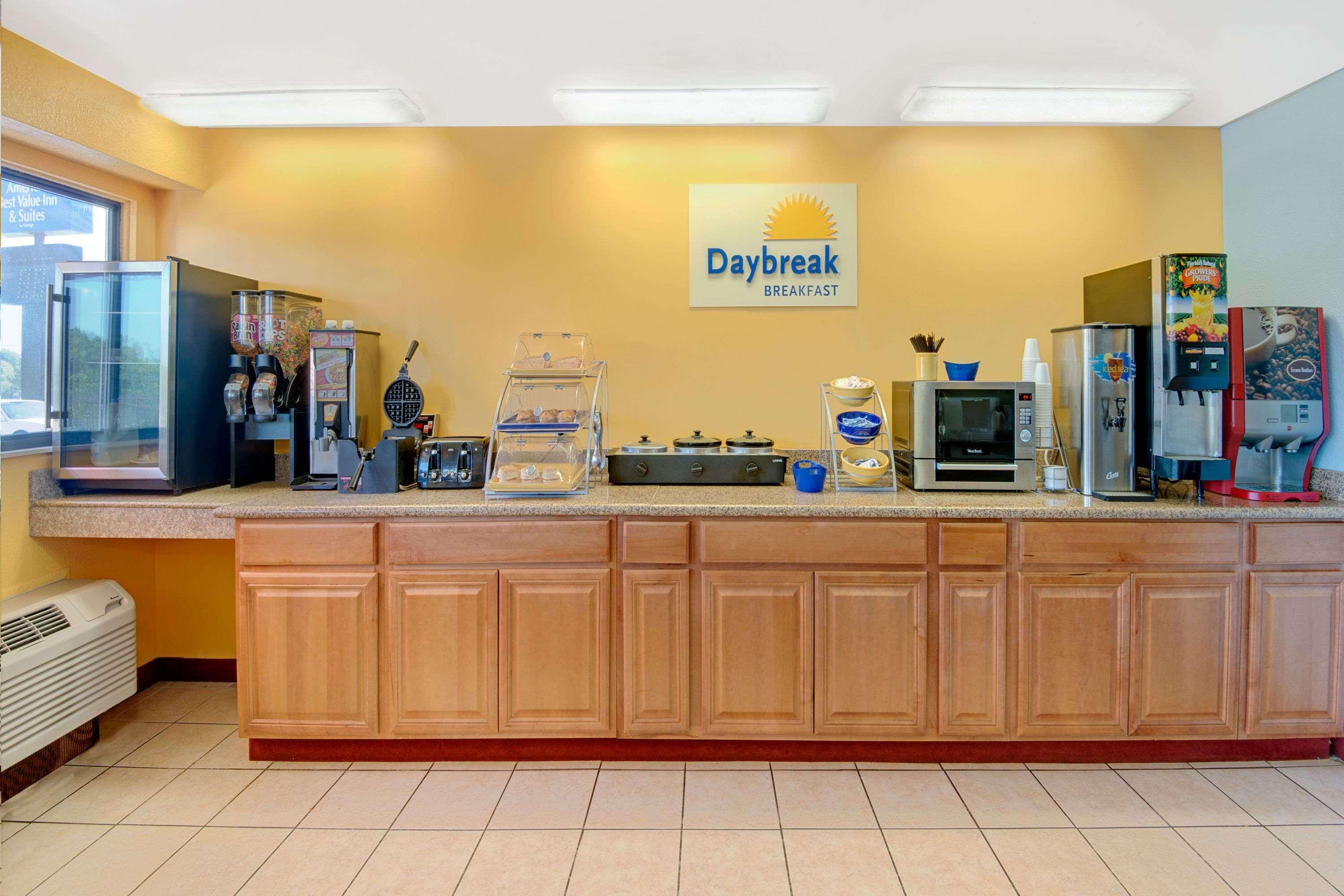 Days Inn By Wyndham Independence Ngoại thất bức ảnh